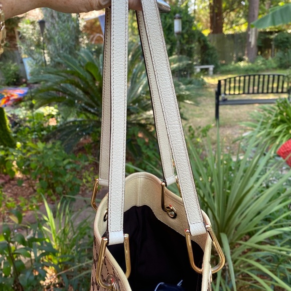 GUCCI ECLIPSE MICRO GG BUCKET BAG - Picture 10 of 13